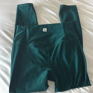 Vuori leggings size medium
